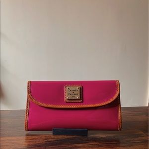 Dooney and Bourke wallet